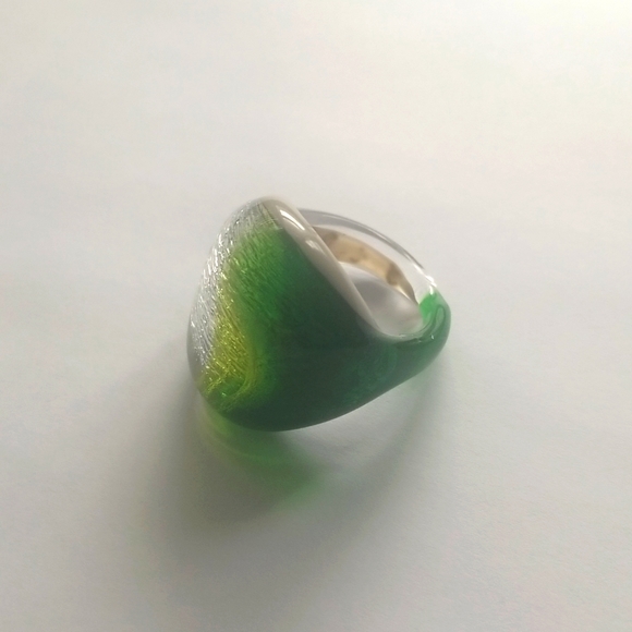 Ring - Picture 2 of 4